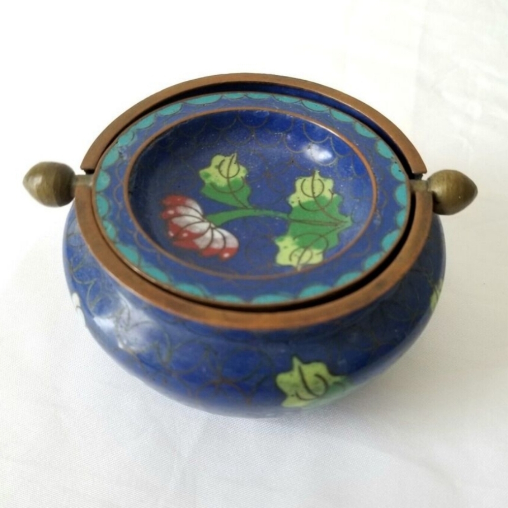 Antique Blue Brass Enamel Cloisonné Bowl Ashtray with Floral Design Chinoiserie